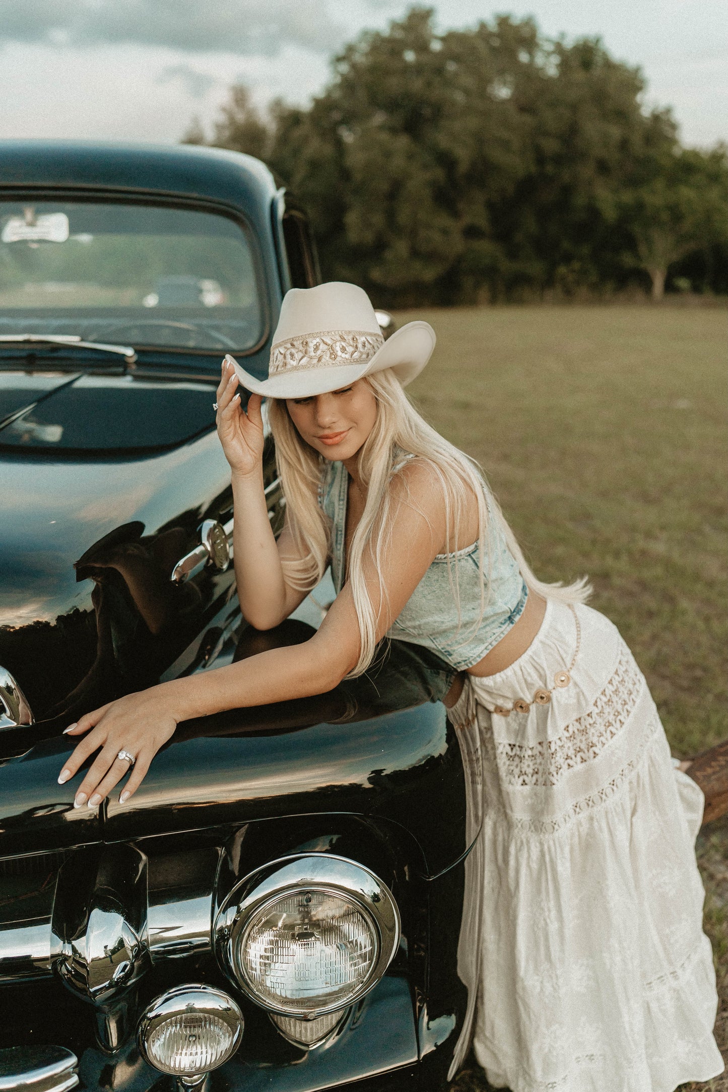 Cowgirl "Jolene" Ivory