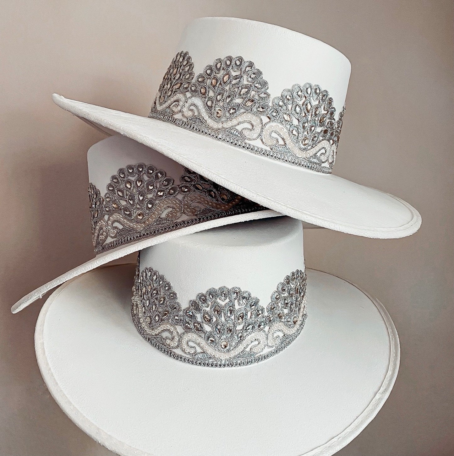 Boater "I DO" Pure White/ Silver Details