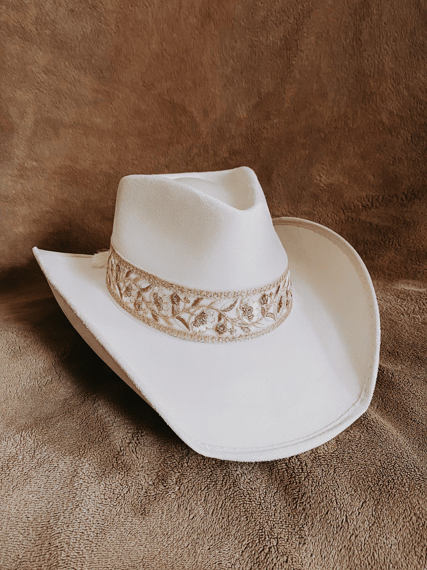 Cowgirl "Jolene" Ivory
