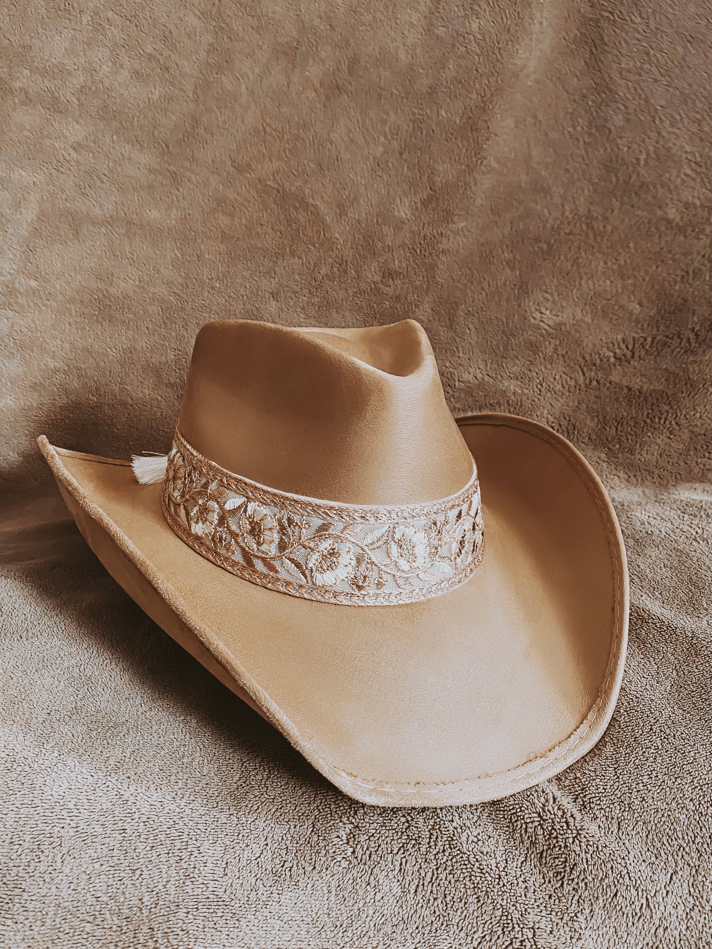 Cowgirl "Jolene" Hazelnut