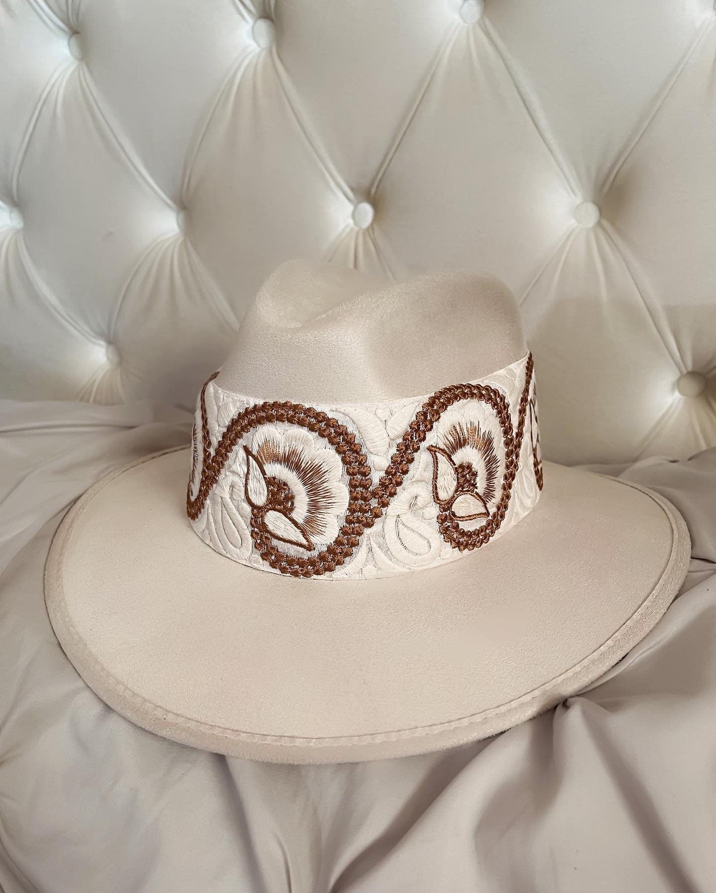 Classic fedora “Aurora” Ivory