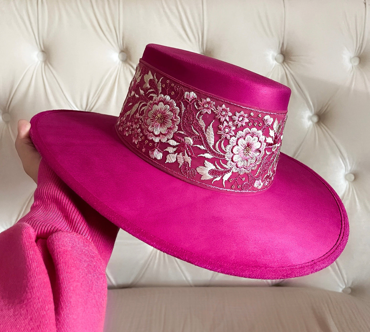 Boater hat “Daisy” in mulberry
