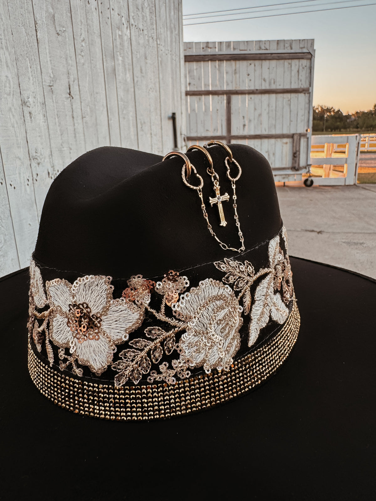 Fedora “Gianna 2.0” in black