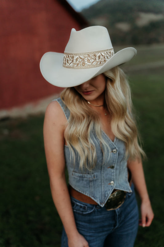 Cowgirl "Jolene" Ivory