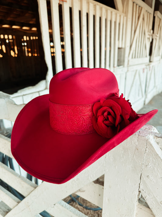 Cowgirl “Rosalia” in cherry red