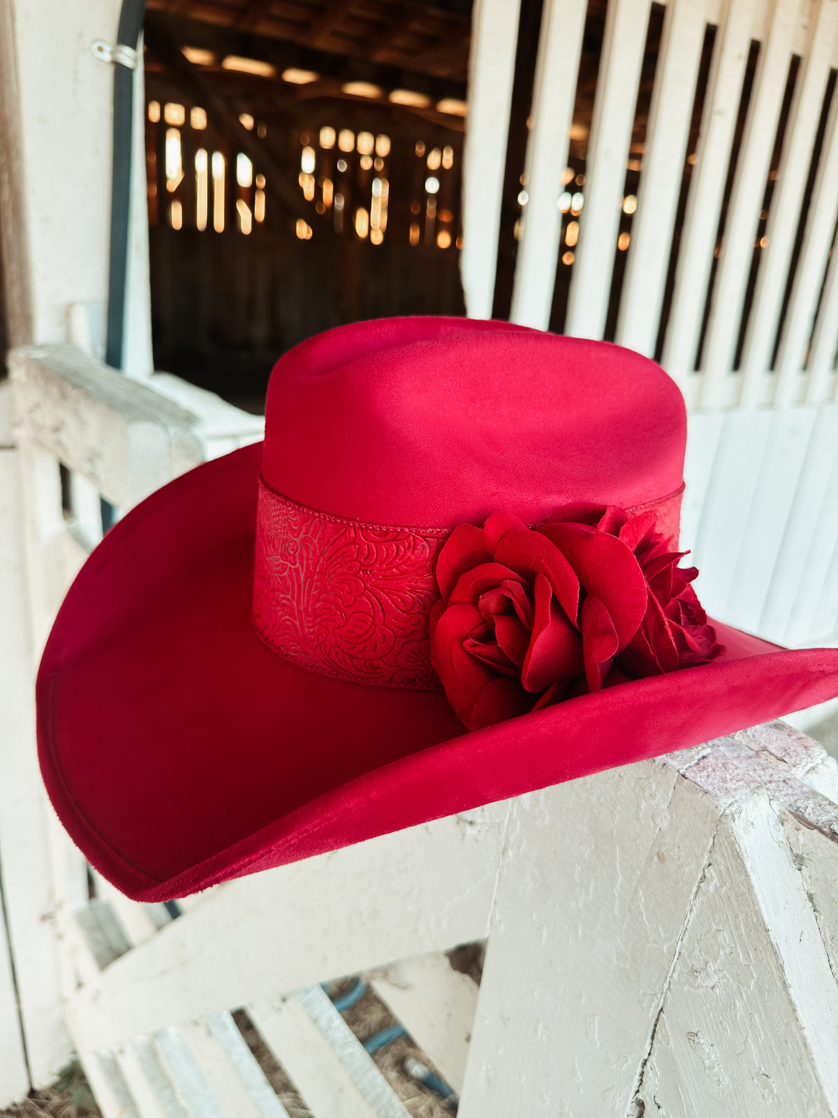 Cowgirl “Rosalia” in cherry red
