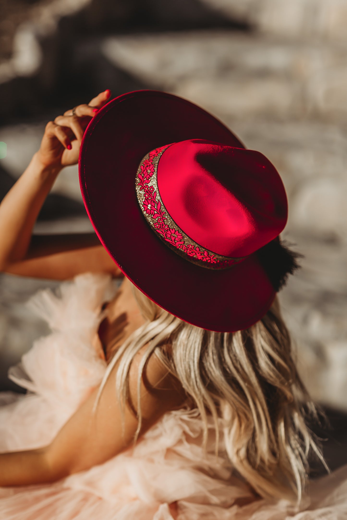 Fedora “Audrey” Cherry Red Ku