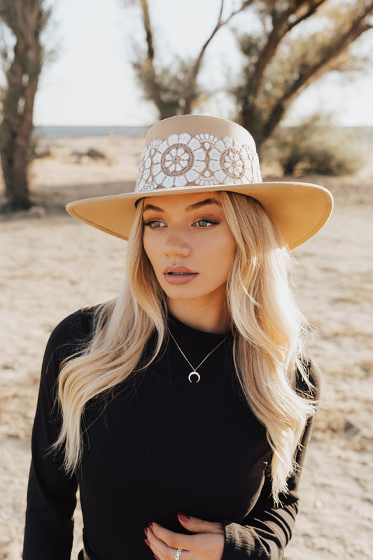 Boater "Eva" Hazelnut