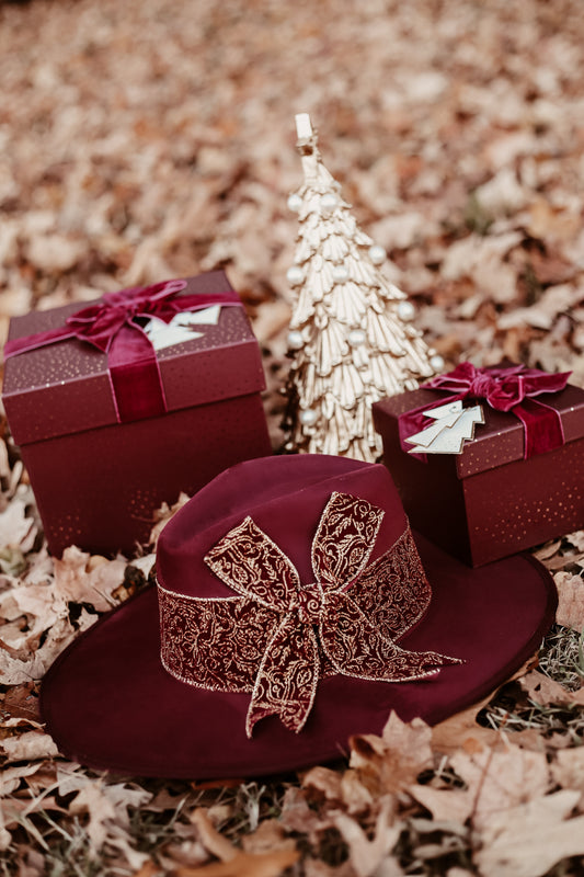 Fedora "Celebration" in wine