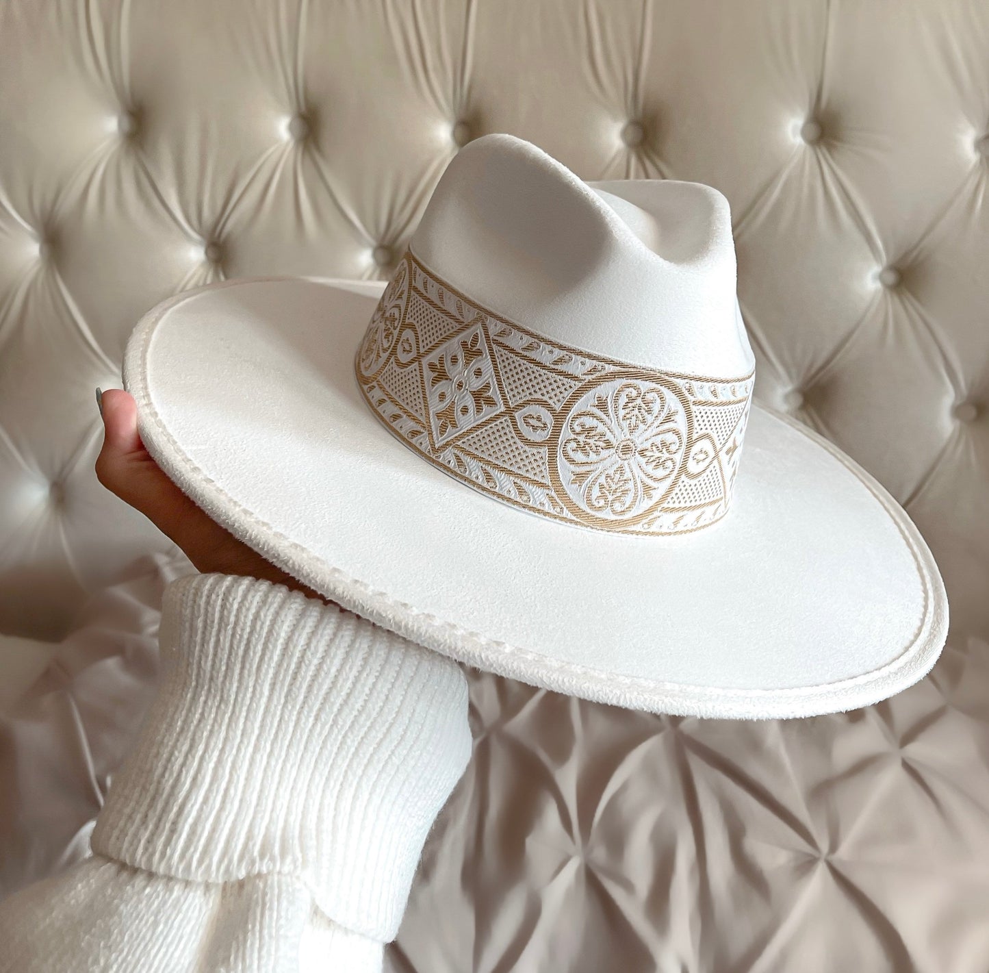 Fedora hat “Chloe” in pure white